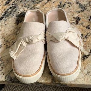 Toms Canvas Sunrise Bow Mules size 9